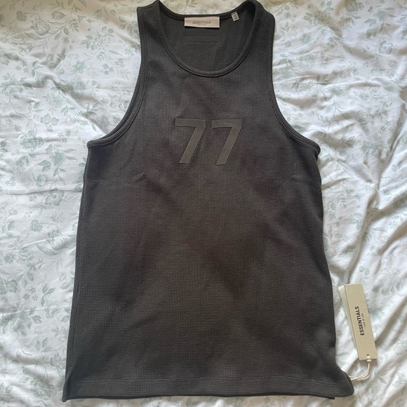 ESSENTIAL gray waffle short sleeve top - Picture 3 of 5